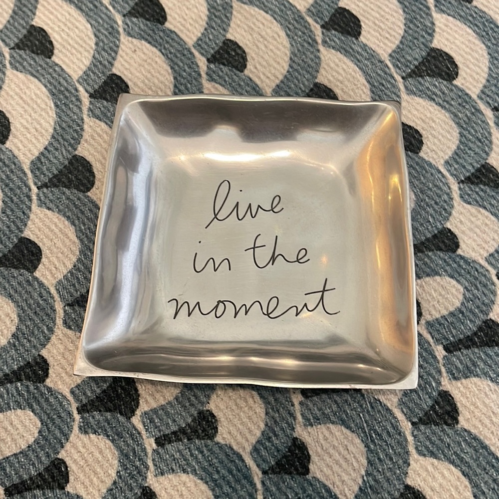 TRINKET TRAY Silver “Live in the moment”